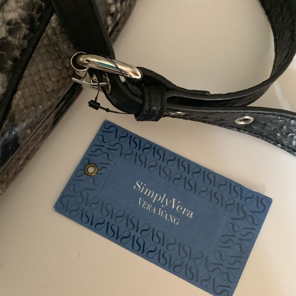 Simply Vera Wang Python Silver Crossbody Purse - Picture 7 of 8